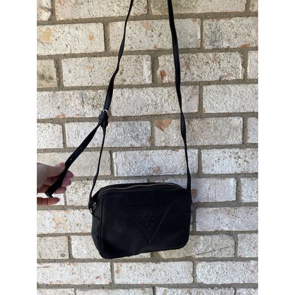Vintage GUESS Black Leather Crossbody Bag Purse Messenger Silver Tone Hardware - Picture 2 of 10